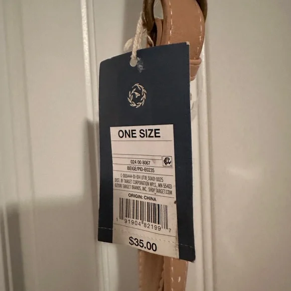 Universal Tread Straw Circle Tote Handbag - Picture 2 of 8